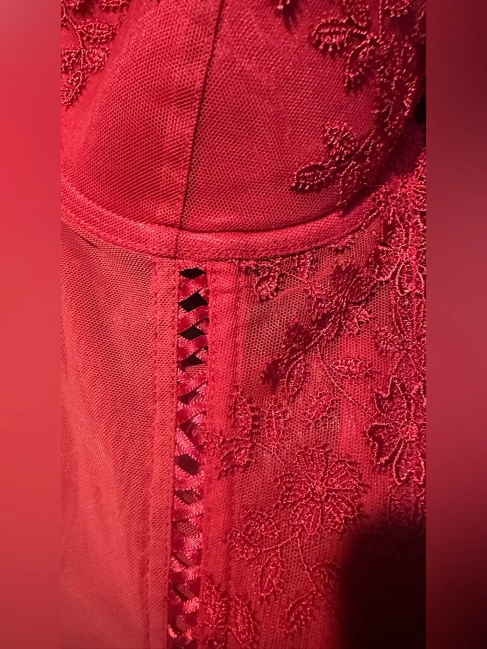 delicates sultry red